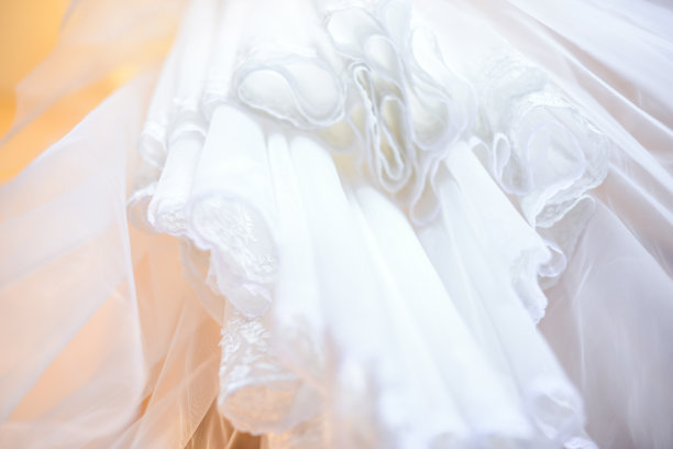 结婚礼服的特写。图片下载