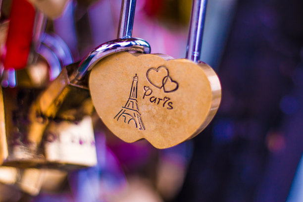 埃菲尔铁塔巴黎爱情图片下载