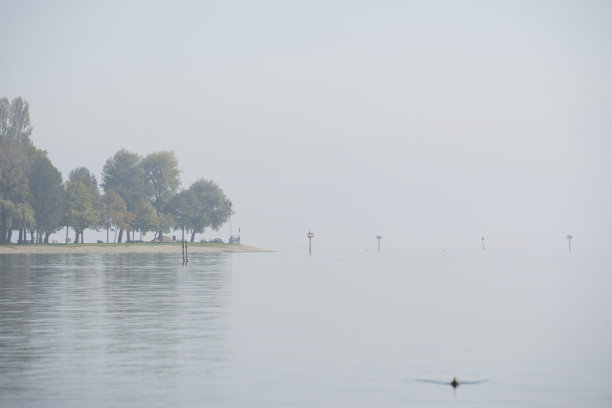 康斯坦斯湖的大瀑布图片下载