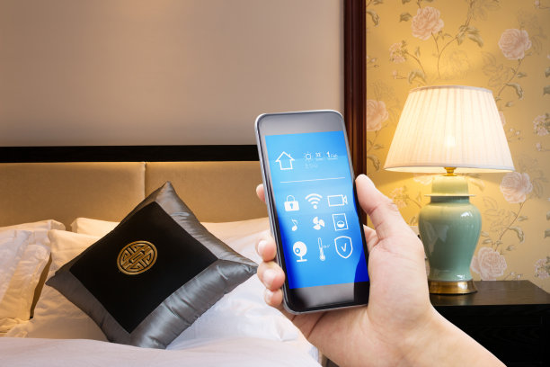 智能手机，智能家居，现代卧室图片下载