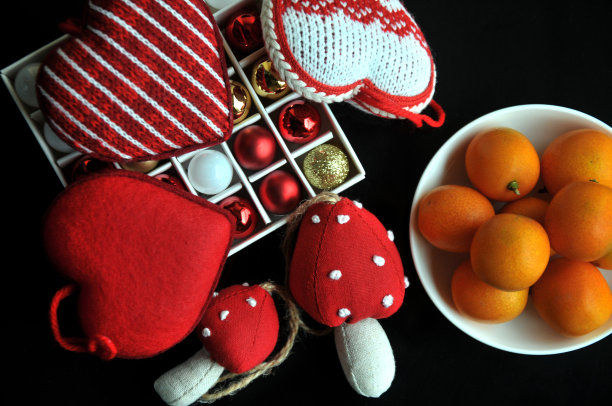 圣诞装饰品和水果图片下载