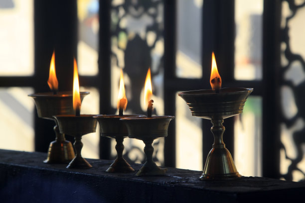 黄油灯，特写照片素材图片