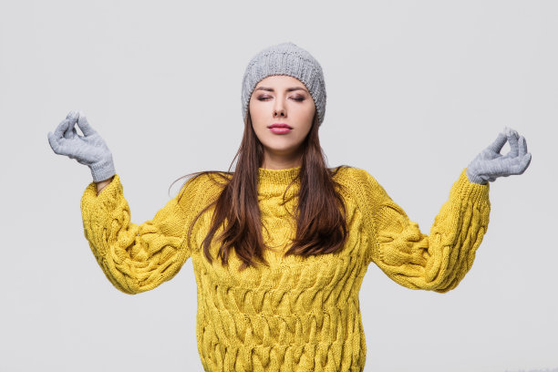 年轻女子沉思图片下载