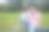 年轻英俊的牛仔。一位男性农夫正坐在他农场的篱笆上。农村景观,乡村。树木、字段农场。设计图片图片下载