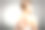一个女人用过敏皮疹挠着她发痒的后背素材图片