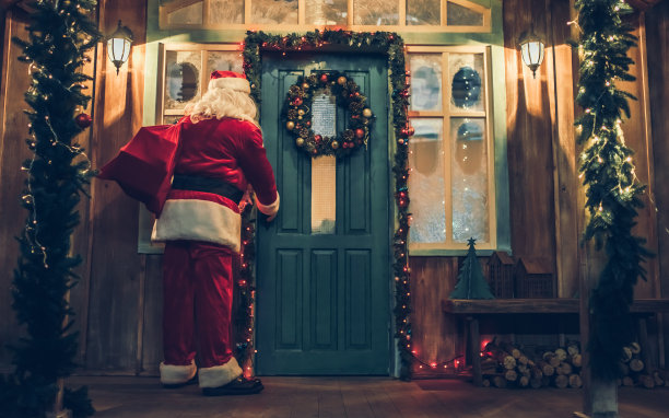 圣诞老人在他的住处。图片下载