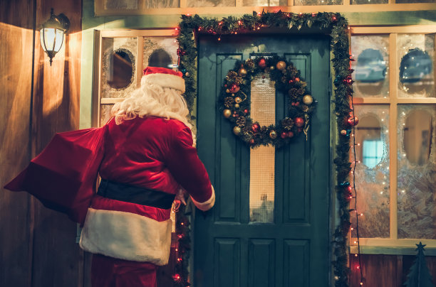 圣诞老人在他的住处。图片下载