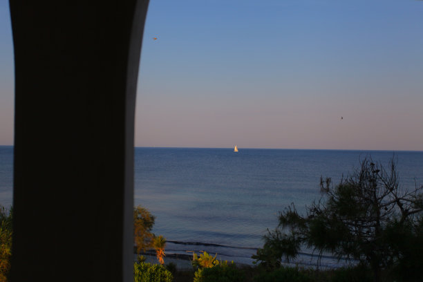 清晨在海上图片下载