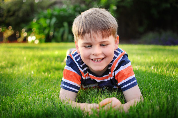 童年的欢乐图片下载
