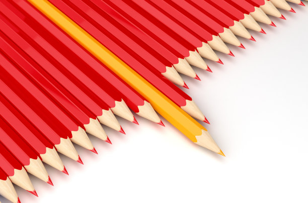 彩色铅笔在白色背景上的孤立。图片下载