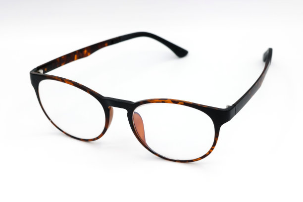 眼镜孤立在白色背景上。图片下载