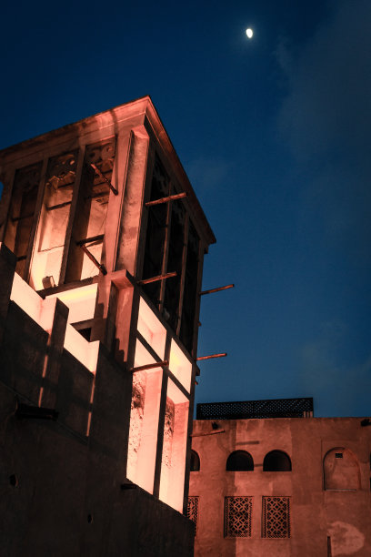 迪拜旧城的月亮图片下载