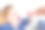 父母用勺子喂幼童素材图片