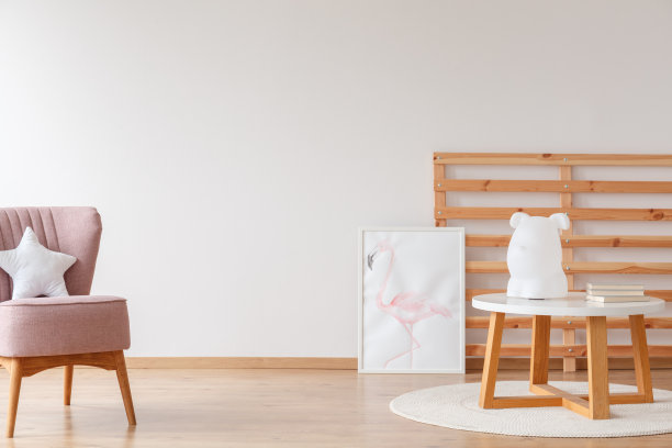 海报在明亮的孩子的房间图片下载