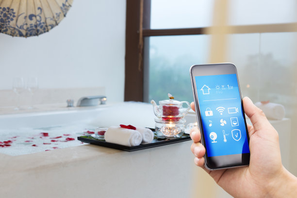 智能手机，智能家居，现代浴室图片下载