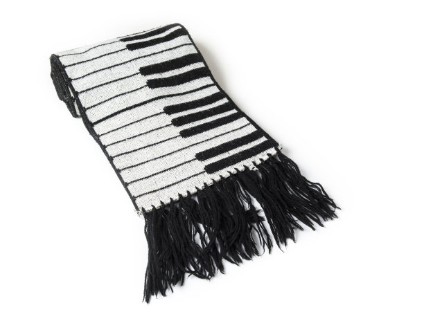 白色背景上的冬季围巾图片下载