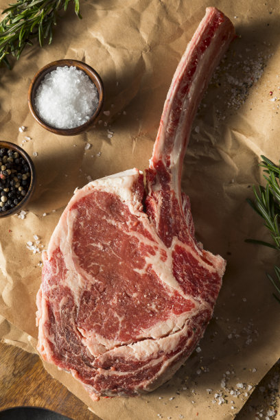 生红草喂战斧牛排图片下载