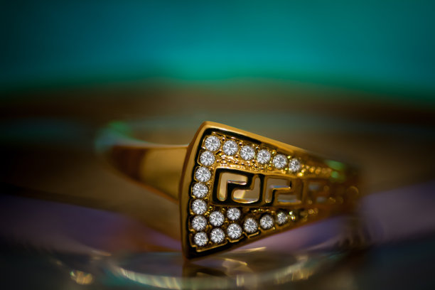 黄金钻戒图片下载