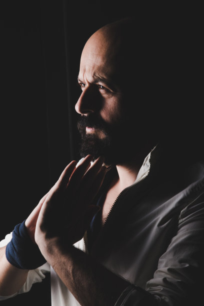 照照镜子素材图片