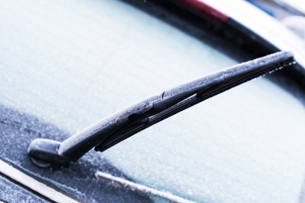 视野深度较浅的汽车雨刷片图片下载