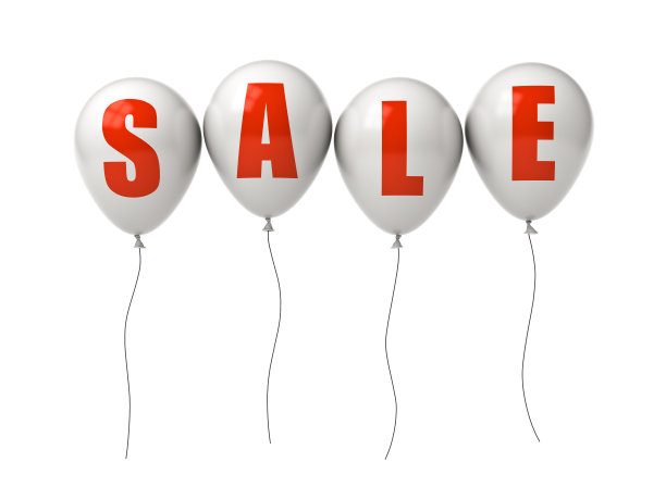 白色气球上的红色促销文字被孤立在白色背景上图片下载