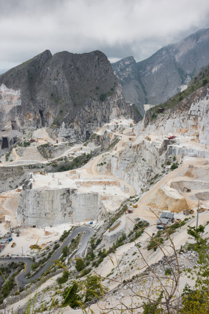 意大利卡拉拉的大理石采石场图片下载