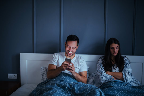 他好像根本没在听我说话图片下载