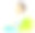 一个穿着短袖衬衫的男人正坐在沙发上图片下载