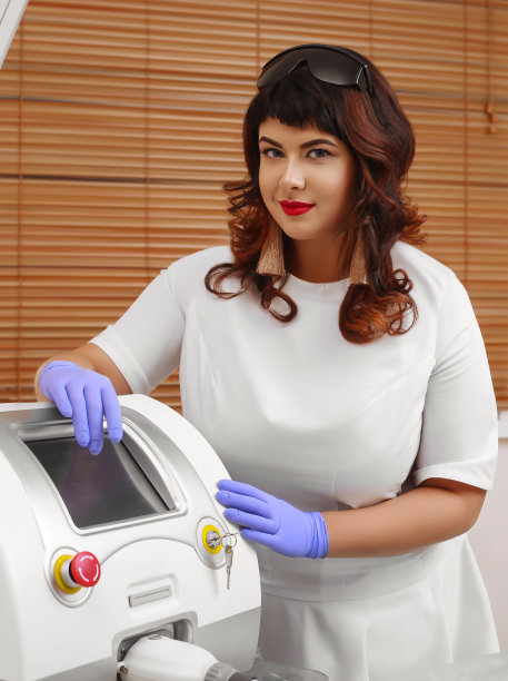 照片面部治疗。抗衰老过程。图片下载