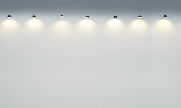 背景空画廊墙与聚光灯图片下载