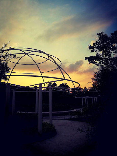 家花园里的天空日落图片下载