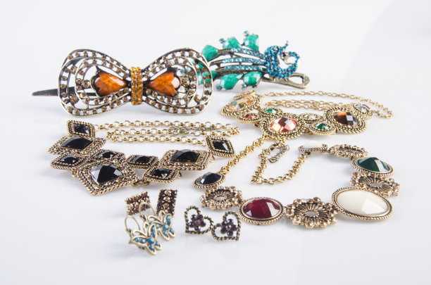 珠宝在背景图片下载