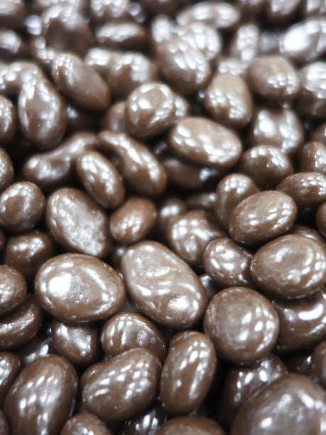 关闭巧克力，糖，杏仁图片下载