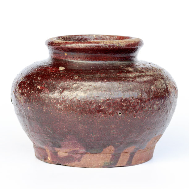 陶罐孤立在白色背景上。图片下载