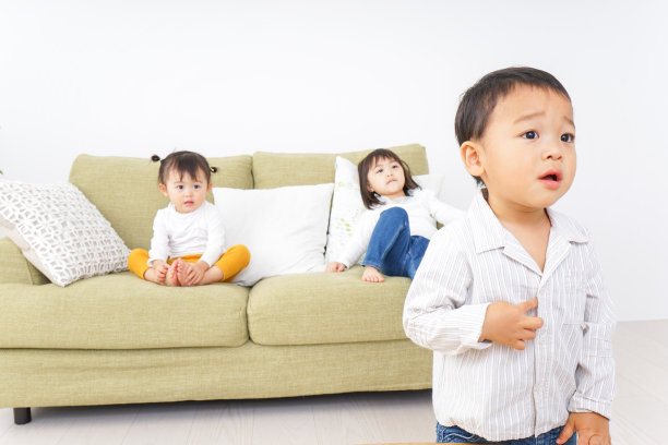 玩儿童形象图片下载