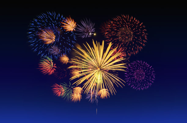 缤纷的烟花庆典和黄昏的天空背景。素材图片