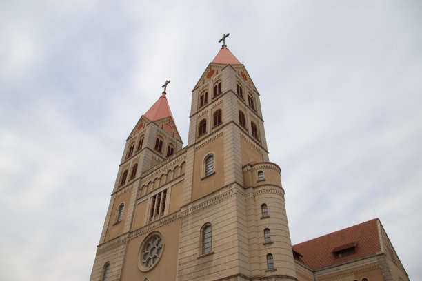 中国青岛的大教堂图片下载