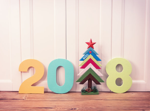 2018年文字在木板上图片下载