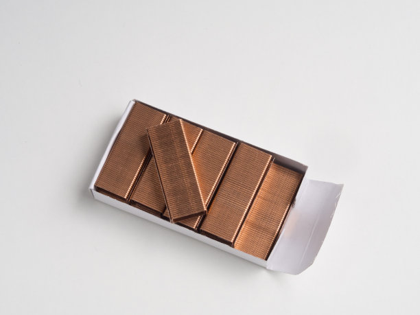 订书钉盒白色背景图片下载