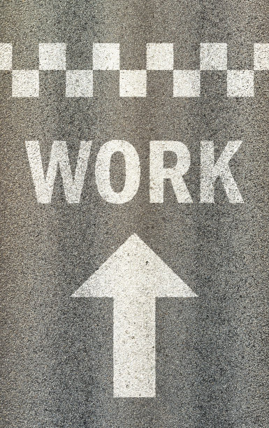 工作。起点和球门线，道路标记，注意油漆细节图片下载