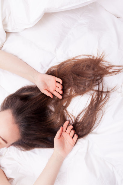 把梦想从你头发上摇下来图片下载