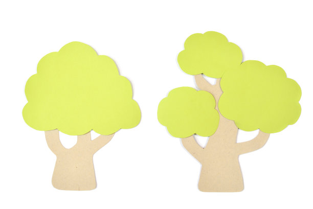 树木剪纸在白色的背景图片下载