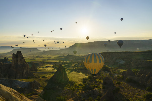 夏天在卡帕多西亚-土耳其图片下载