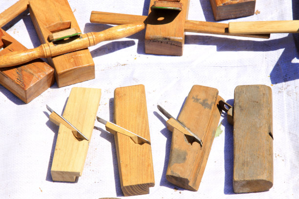 中国传统木工刨床工具，特写照片图片下载