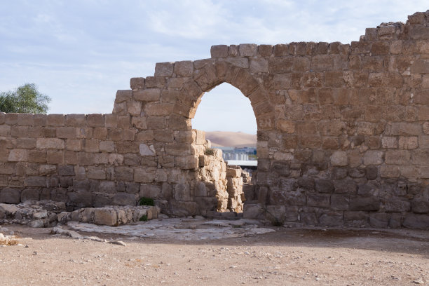 位于以色列Ma'ale Adumim工业区的St. Euthymius修道院废墟碎片图片下载