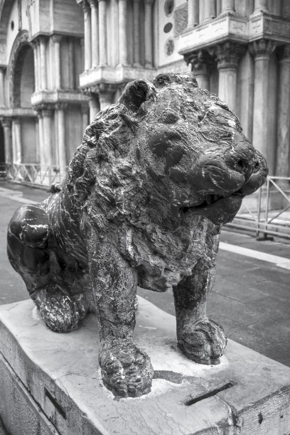 大理石狮子雕塑图片下载