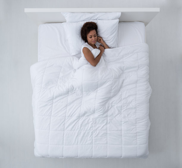 床上美女图片下载