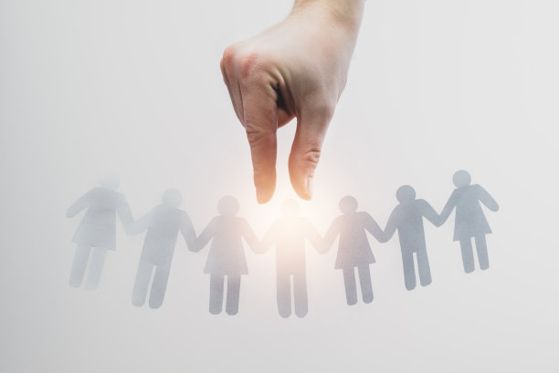 手从民中挑选人。图片下载