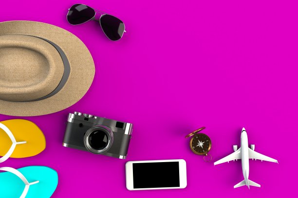 顶部视图的旅行者的配件条纹背景，必要的度假项目，旅游概念图片下载