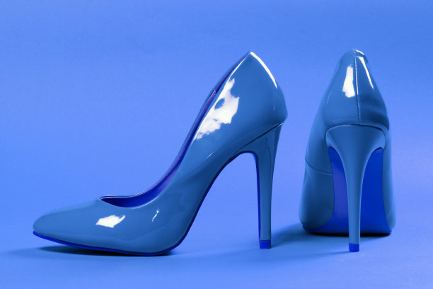蓝色高跟鞋图片下载